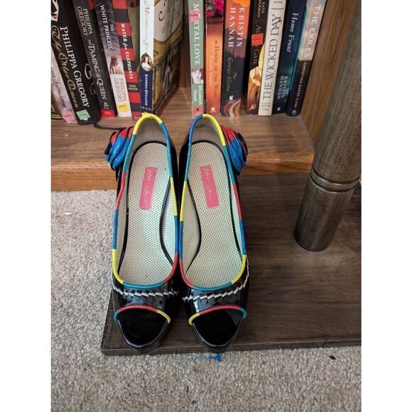 Betsey Johnson Black Womens 8 Open Peep Toe High Heels Shoes Multicolor Floral - Picture 1 of 7